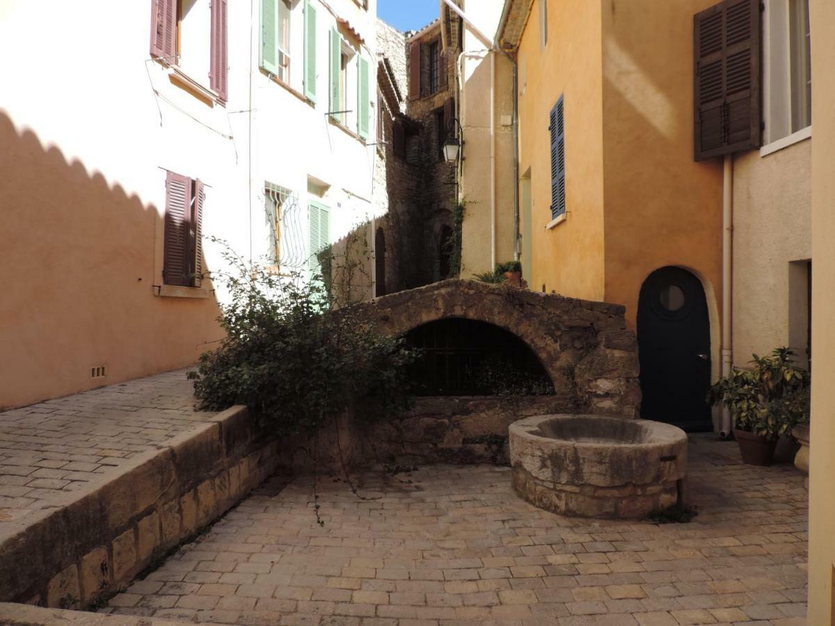 Le Logis De La Fontaine Lejlighed Ceyreste Eksteriør billede
